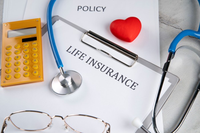 Single? Here’s Why Life Insurance Should Be on Your Radar!